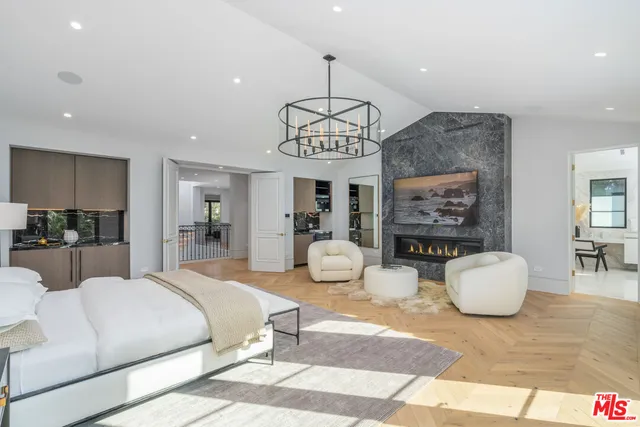 $104,950 | 611 North Hillcrest Road, Beverly Hills, CA 90210