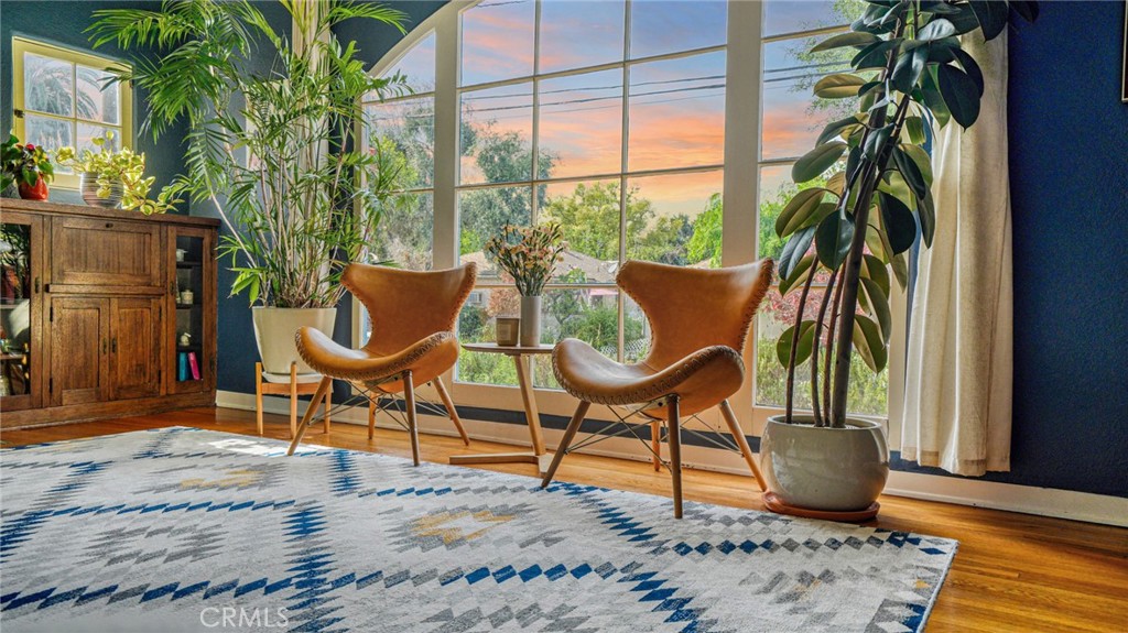 270 Clinton Street Pasadena, CA 91103 - Photo 2 of 75 a view of a chairs and table in the patio