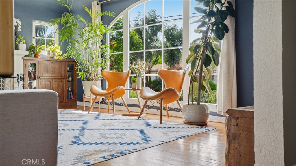 270 Clinton Street Pasadena, CA 91103 - Photo 21 of 75 a view of a chairs and table in patio