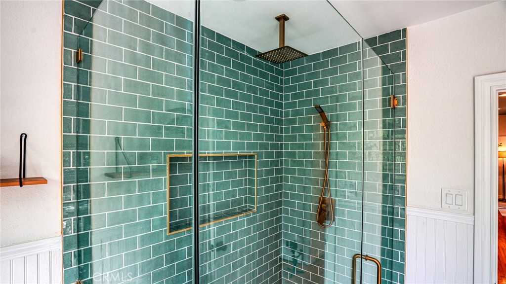 270 Clinton Street Pasadena, CA 91103 - Photo 42 of 75 a bathroom with a shower