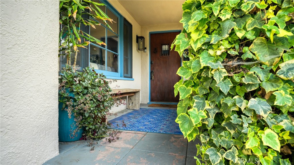 270 Clinton Street Pasadena, CA 91103 - Photo 10 of 75 a view of an entrance of the house