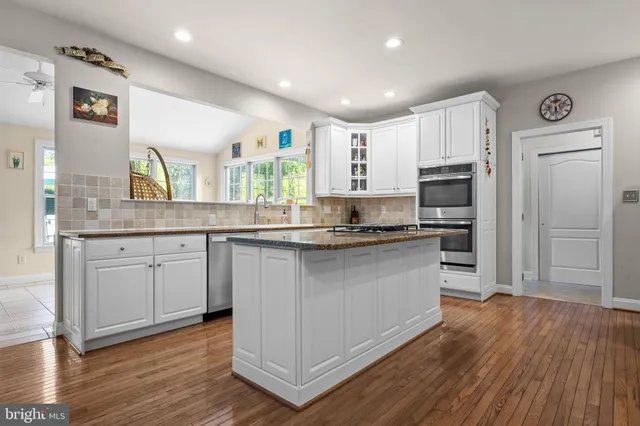 $1,385,000 | 3689 Hancock Lane, Doylestown, PA 18902