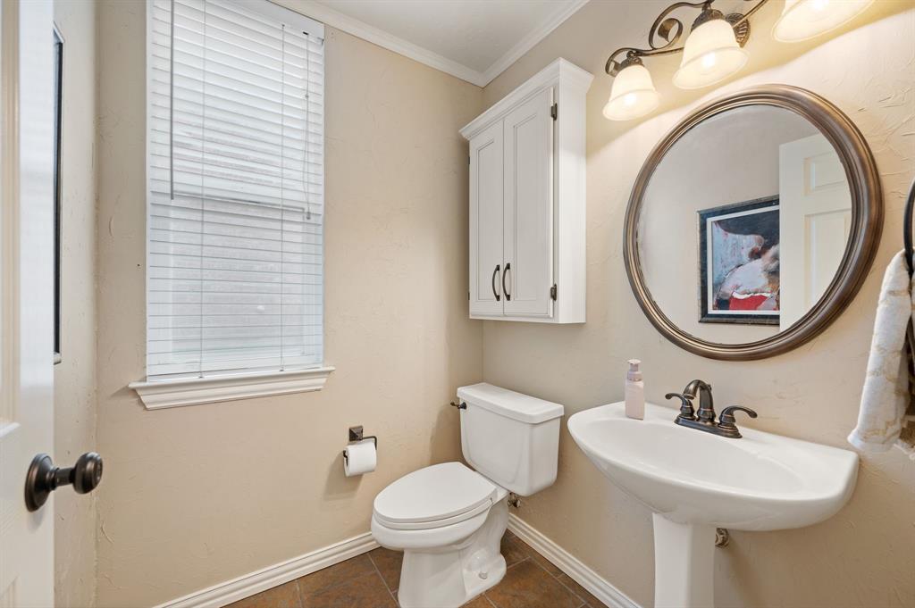 2532 Springhill Drive Grapevine, TX 76051 - Photo 15 of 40