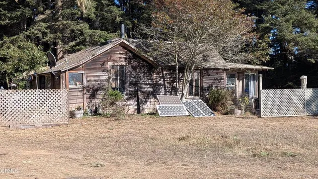 a view of a house with a outdoor space