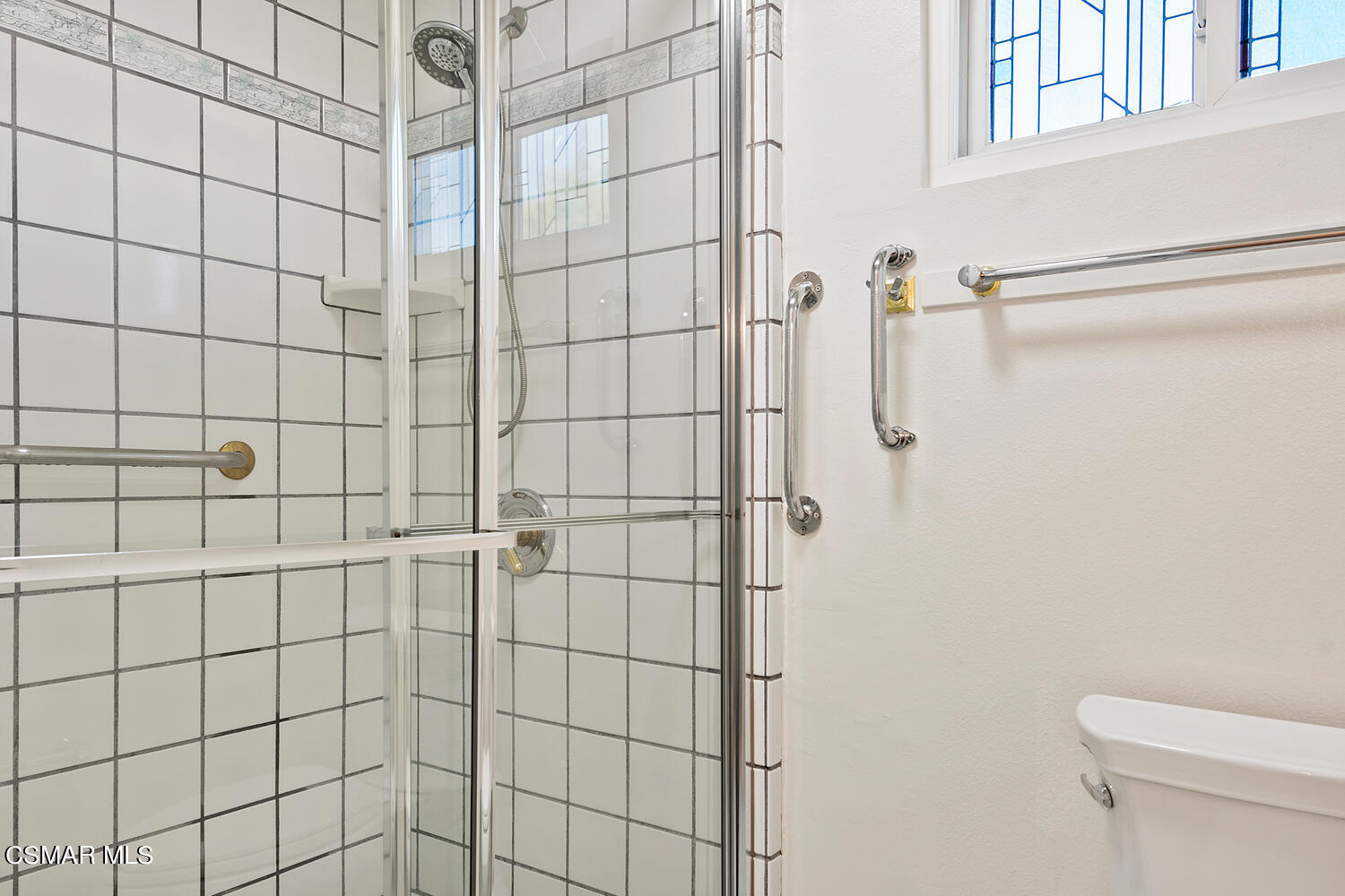 224 Cedar Heights Drive Thousand Oaks, CA 91360 - Photo 17 of 27 a bathroom with a shower
