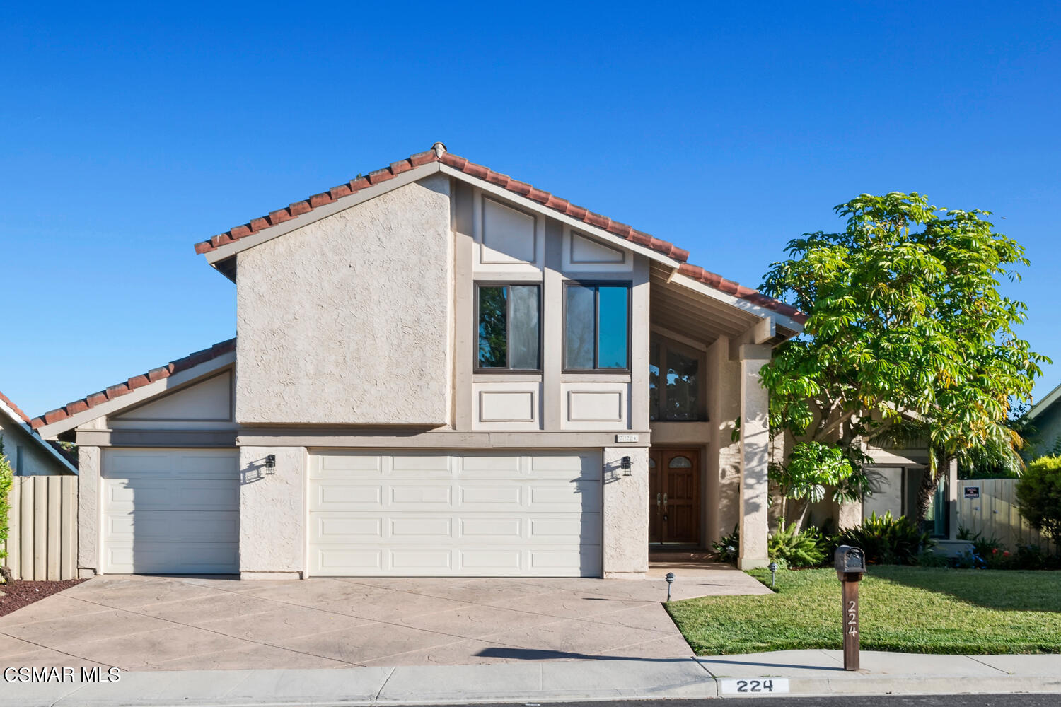 224 Cedar Heights Drive Thousand Oaks, CA 91360 - Photo 2 of 27 224 Cedar Heights Dr Thousand-large-001-