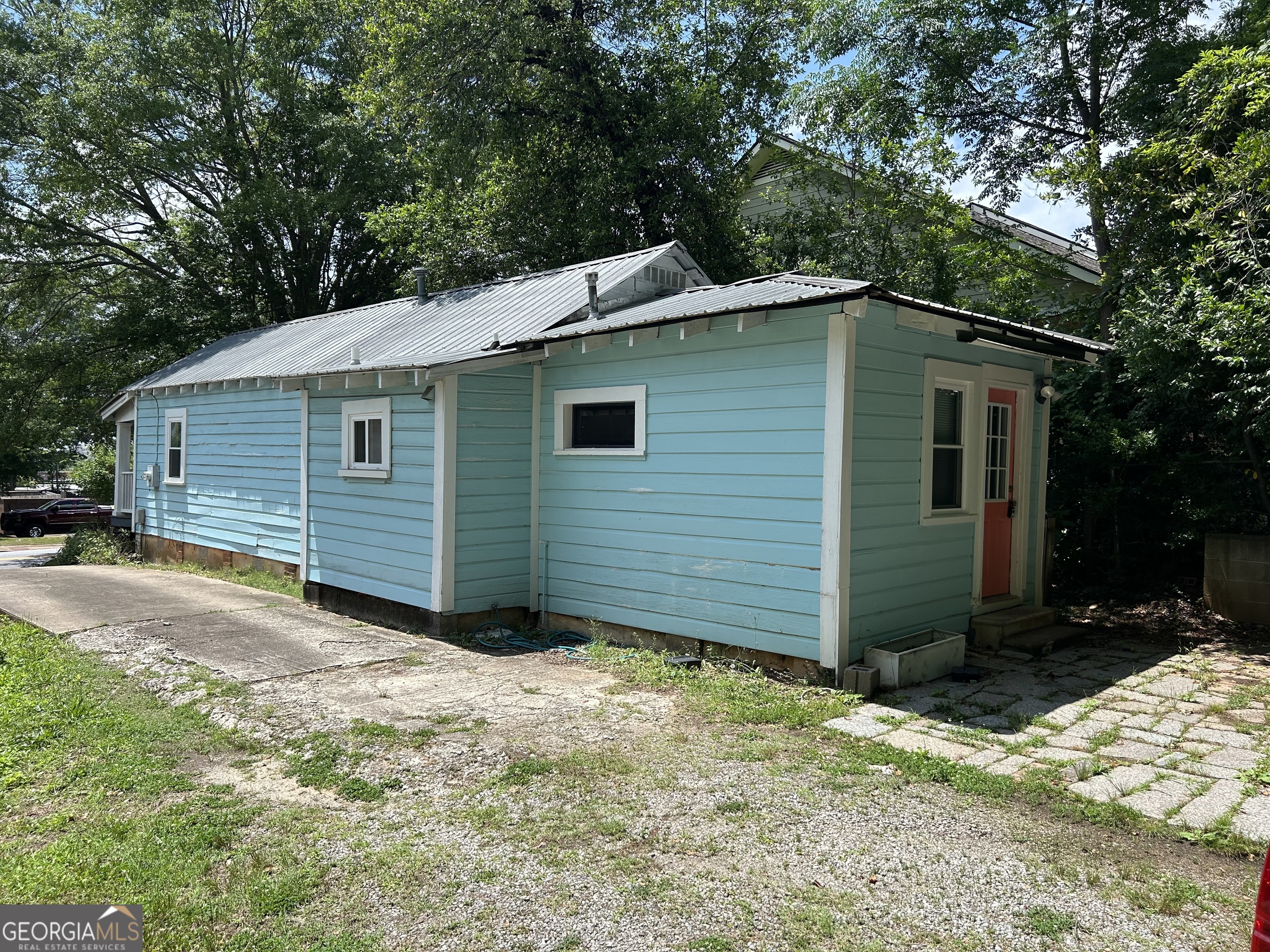 433 South Rocksprings Street Athens, GA 30605 - Photo 3 of 14 a view of a backyard