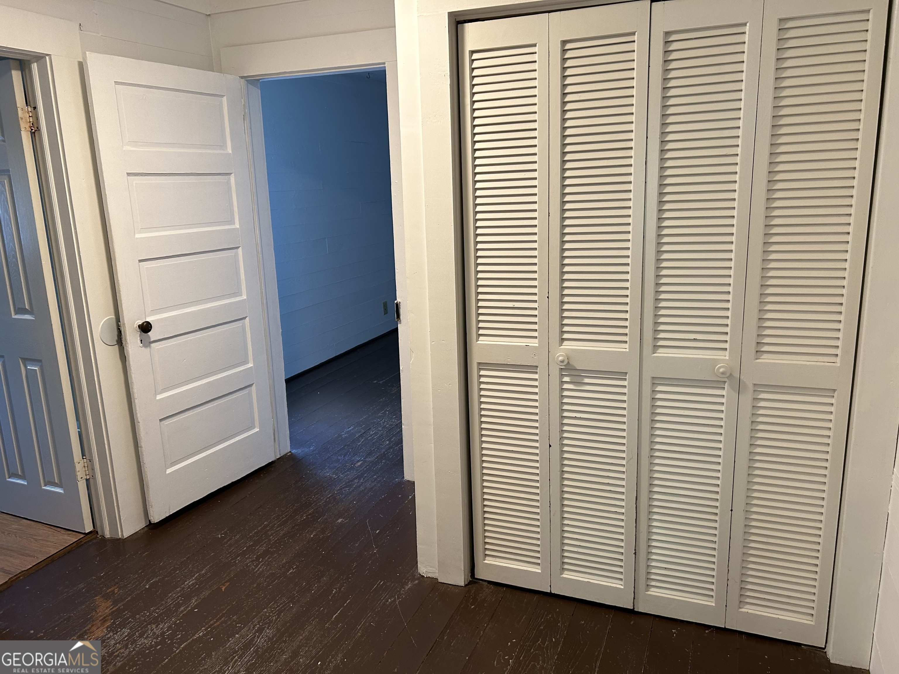 433 South Rocksprings Street Athens, GA 30605 - Photo 10 of 14 a view of a room with wooden floor