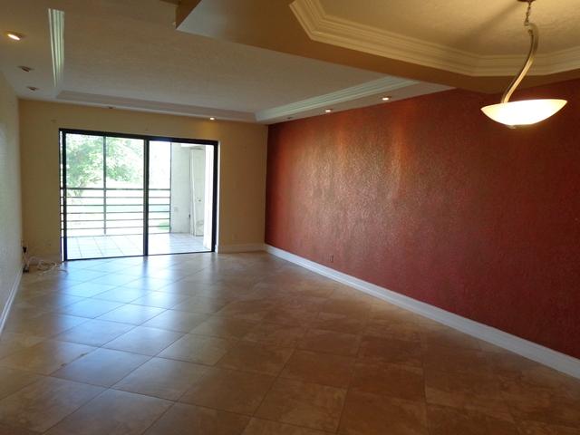 9440 Southwest 8th Street, Unit 309 Boca Raton, FL 33428 - Photo 2 of 20 9440 SW 8th St 027