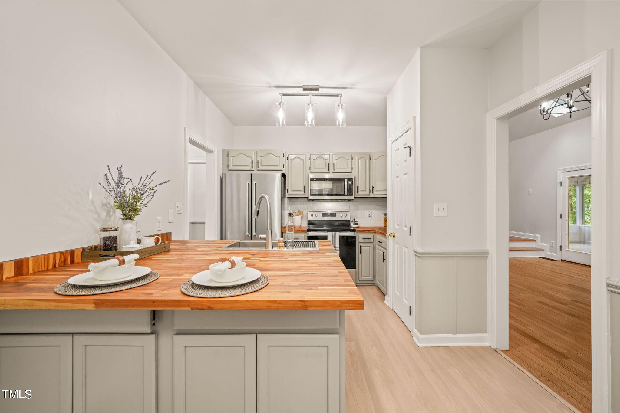 5108 Celbridge Place Raleigh, NC 27613 - Photo 17 of 59 Kitchen