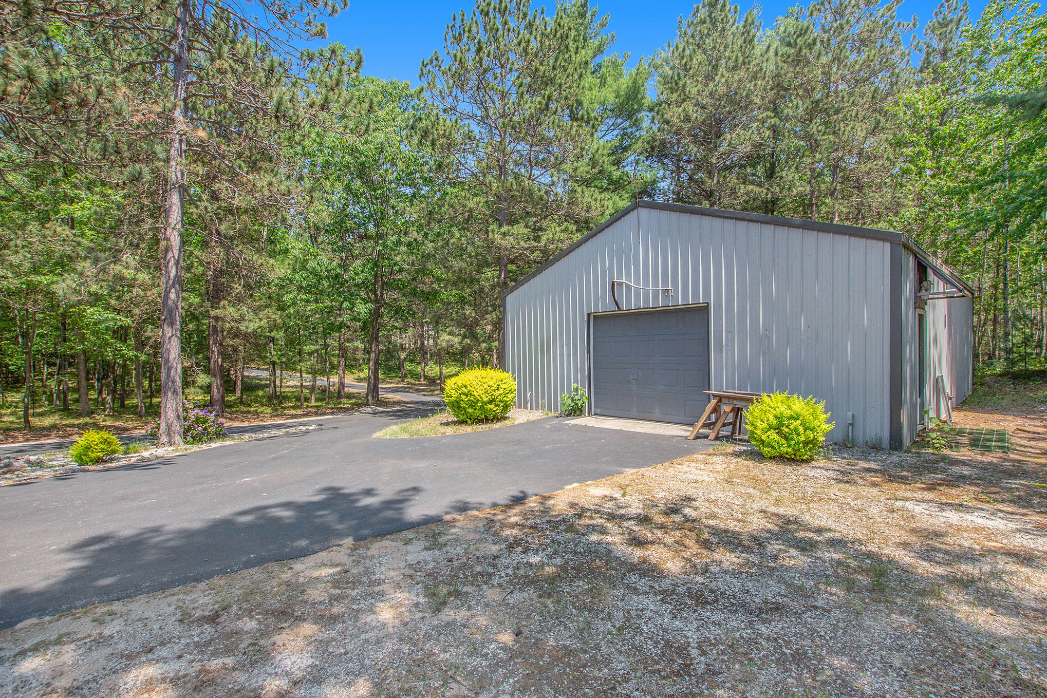 2235 Fox Farm Road Manistee, MI 49660 - Photo 2 of 30 IMG_7406