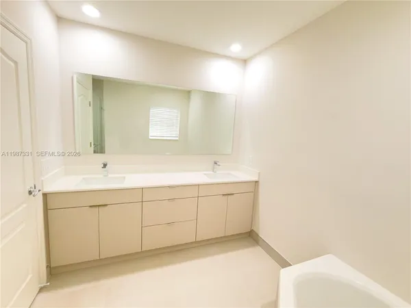 $5,900 | 3148 Indiana Street, Unit 3148, Miami, FL 33133