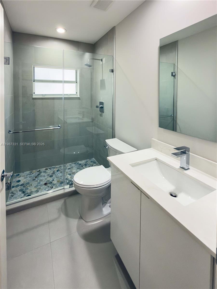 3148 Indiana Street, Unit 3148 Miami, FL 33133 - Photo 10 of 10 2bd bathroom