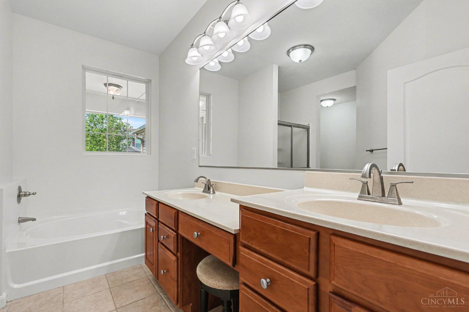 8058 Bridge Point Drive Cincinnati, OH 45248 - Photo 20 of 27