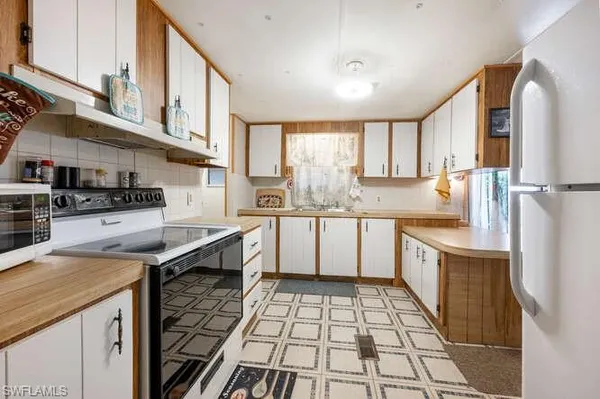 $149,900 | 131 Grassy Key Lane, Unit 44, Naples, FL 34114