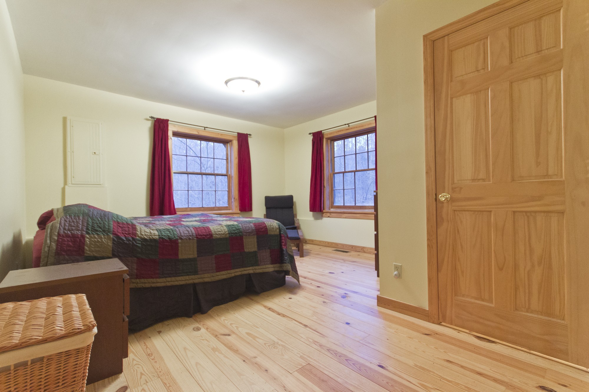 399 Coaling Road Charlotte, TN 37036 - Photo 18 of 32 a bedroom with a bed and a window