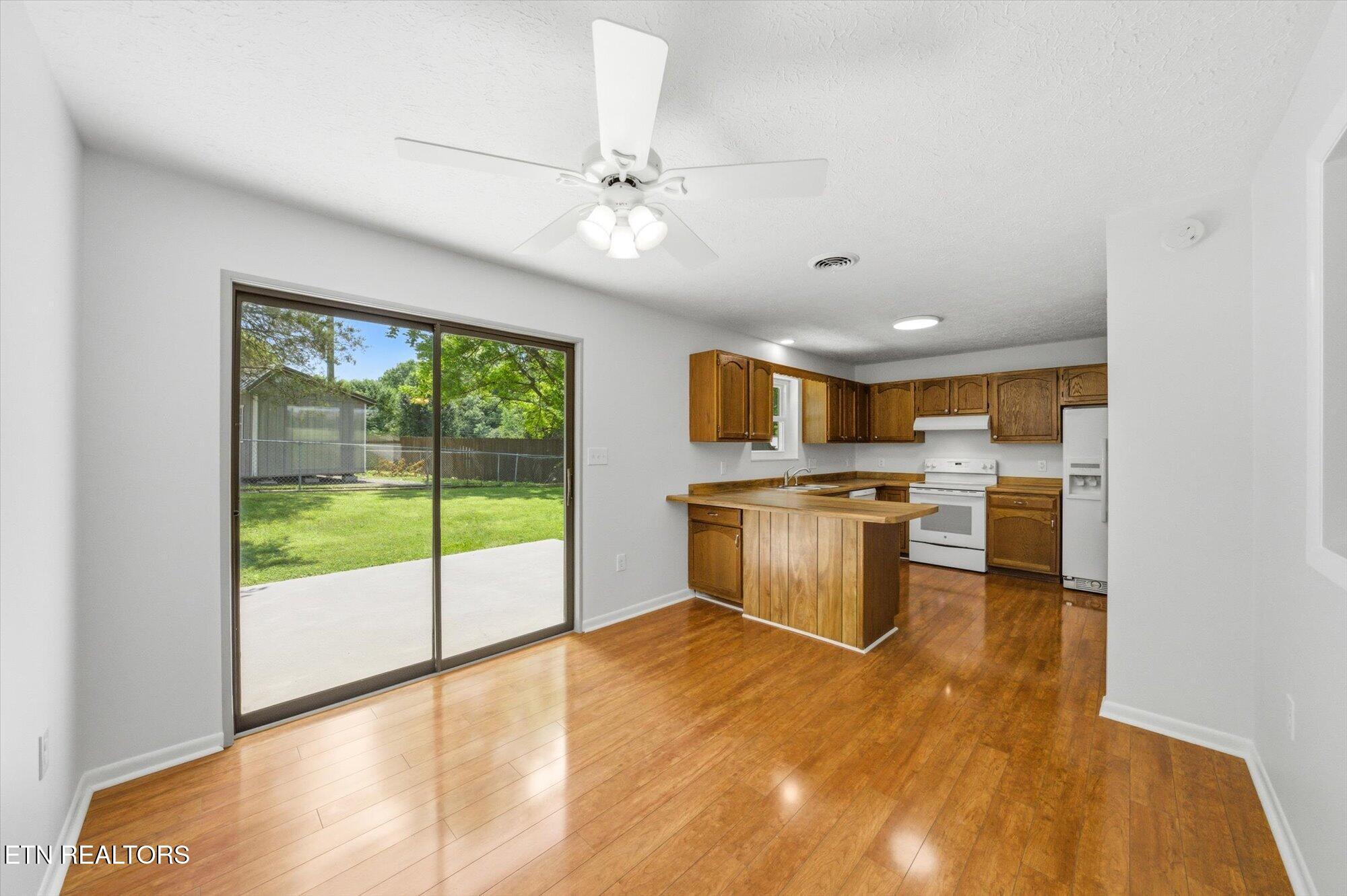 409 Windrush Circle Sevierville, TN 37862 - Photo 11 of 32 11-409-Windrush-Cir-Sevierville-TN-11
