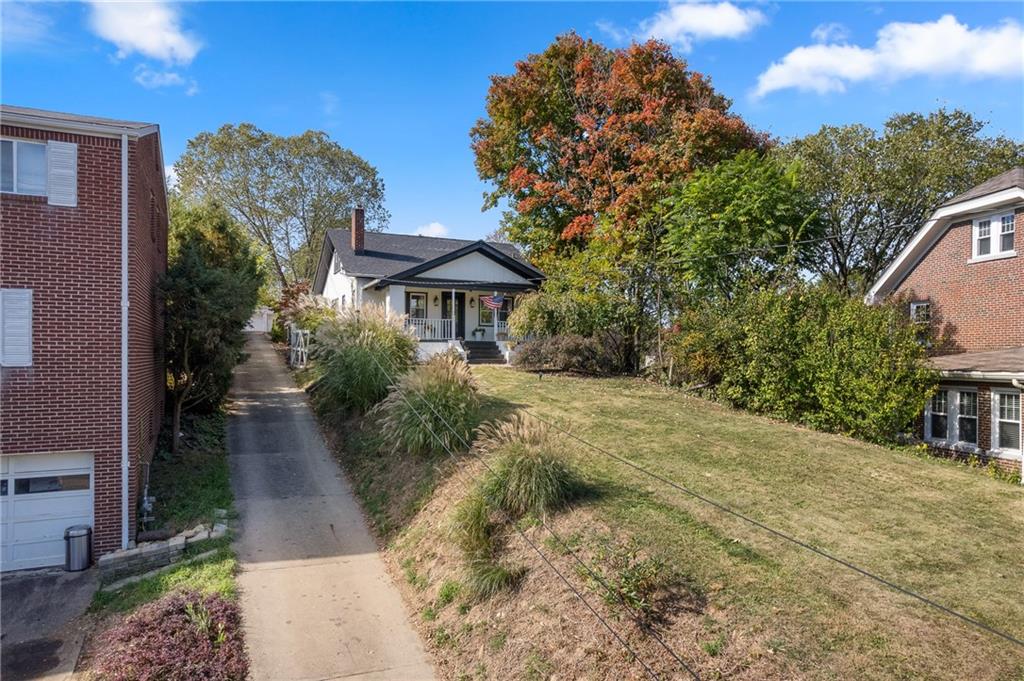 221 Cochran Road Pittsburgh, PA 15228 - Photo 4 of 46 Gallery Image 4