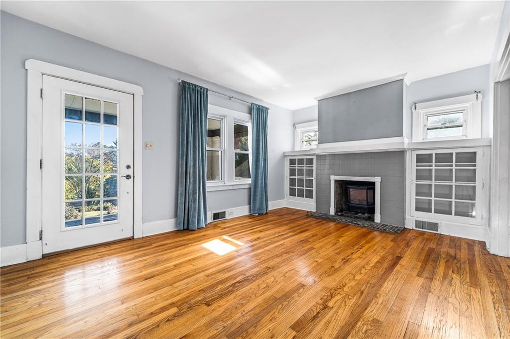 221 Cochran Road Pittsburgh, PA 15228 - Photo 8 of 46 Gallery Image 8
