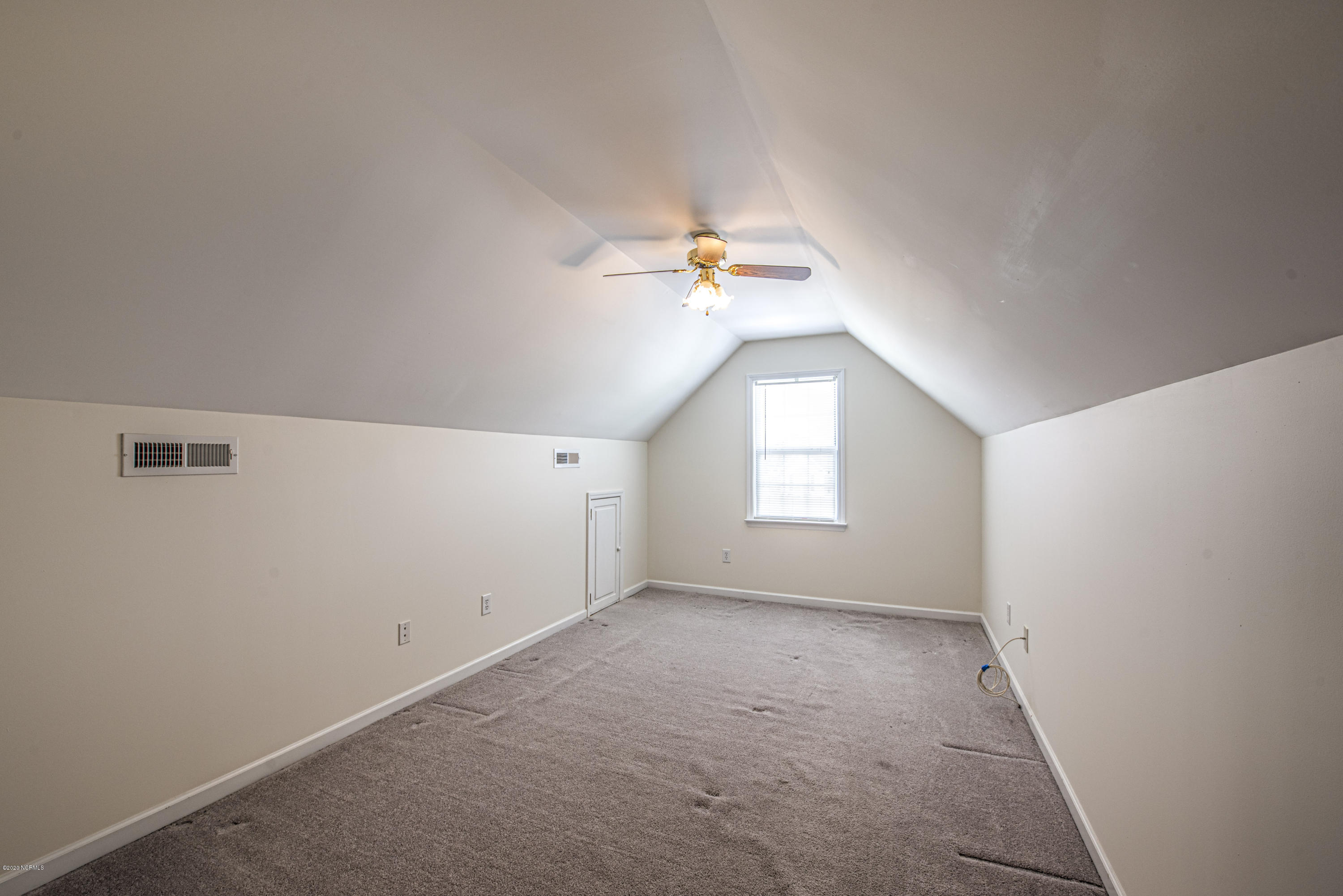 138 Bermuda View New Bern, NC 28560 - Photo 19 of 33 Finished Room Over the Garage