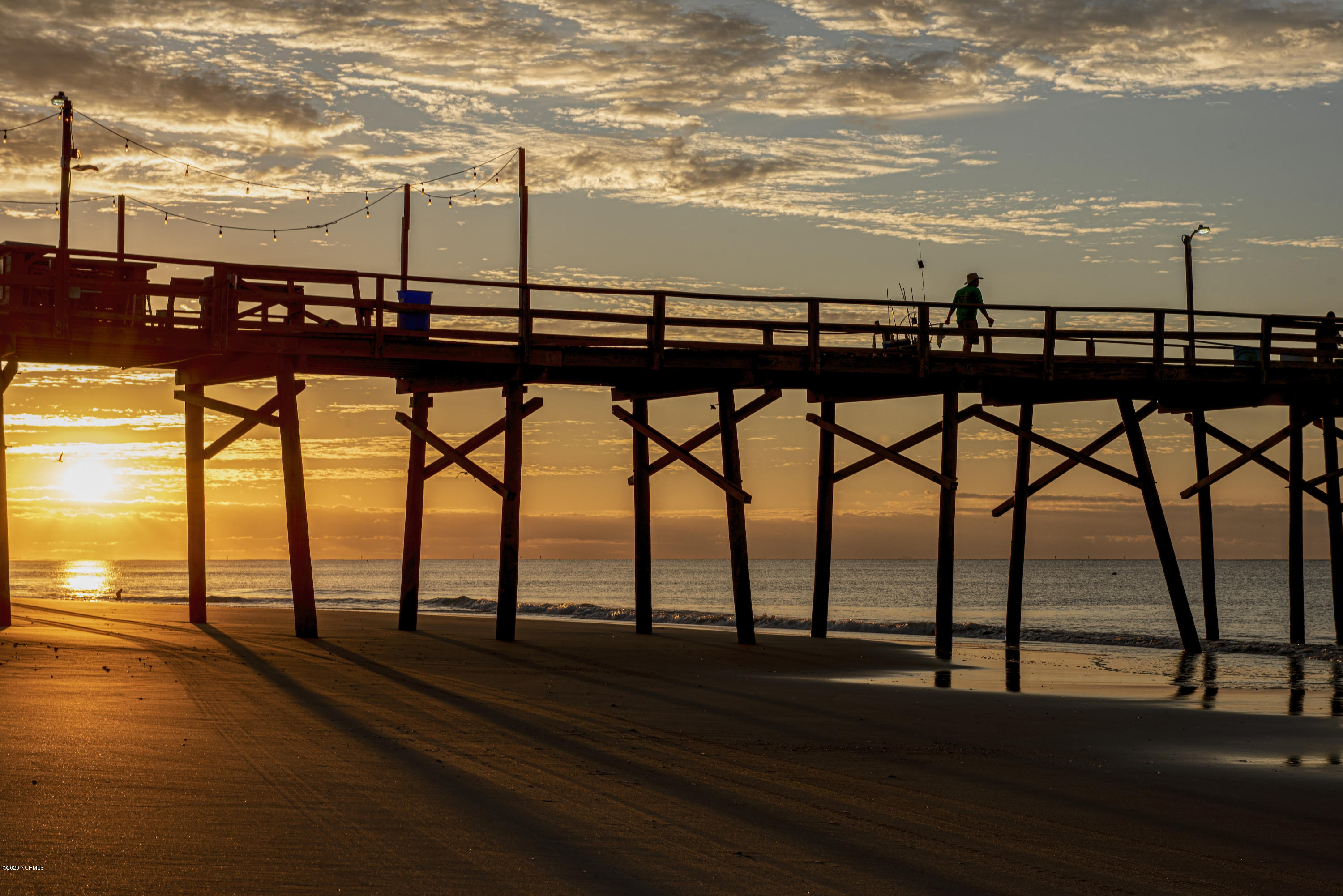 138 Bermuda View New Bern, NC 28560 - Photo 33 of 33 Oceanana Fishing Pier at Sunrise