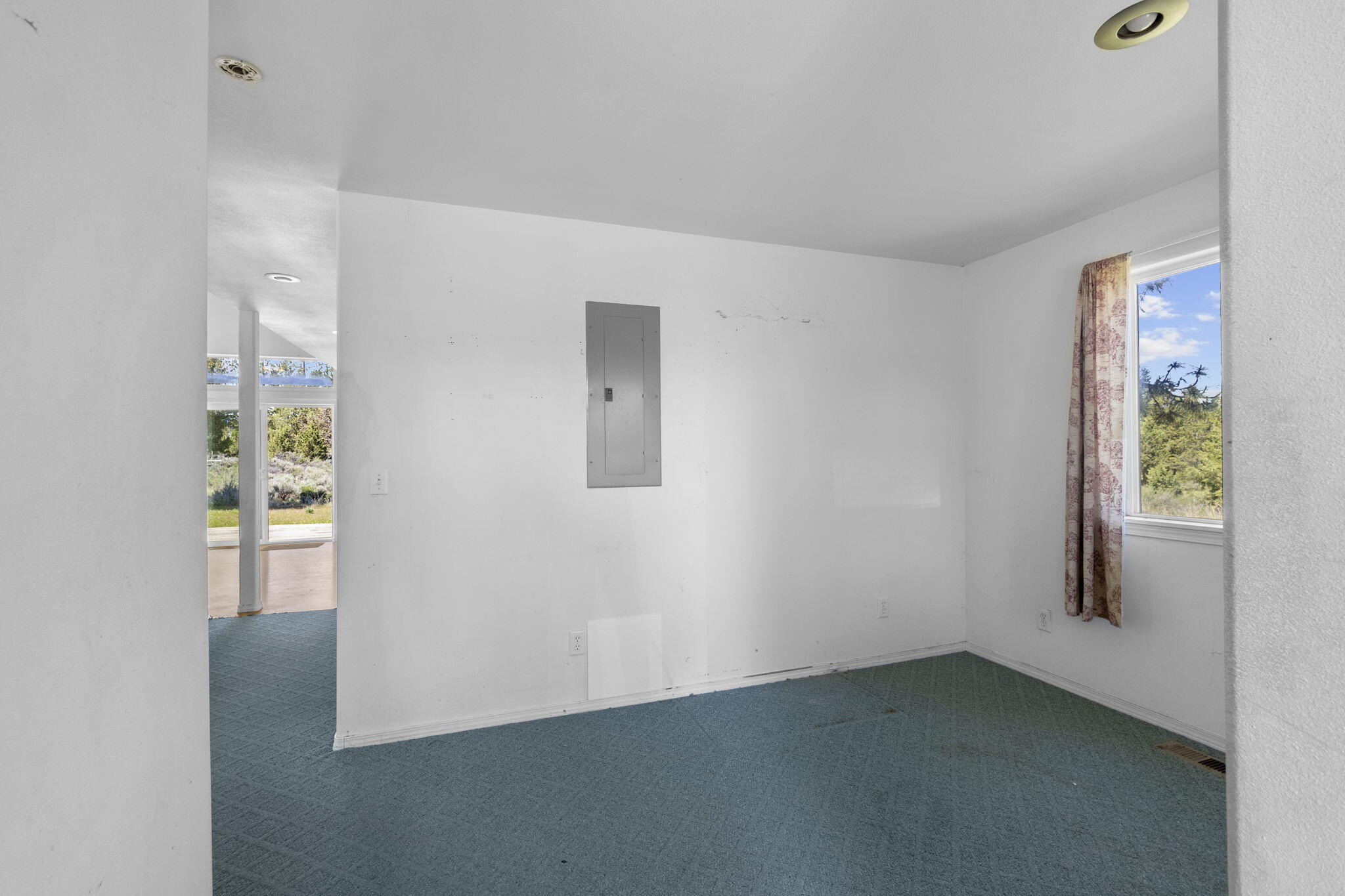 64350 Sisemore Road Bend, OR 97703 - Photo 13 of 23 7-web-or-mls-64350 Sisemore Rd, Bend (8
