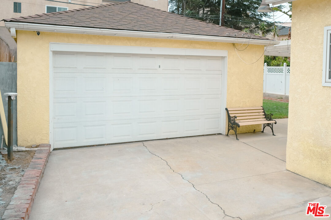 Undisclosed Address Los Angeles, CA 90066 - Photo 25 of 27 a view of a room with furniture and floor to ceiling window