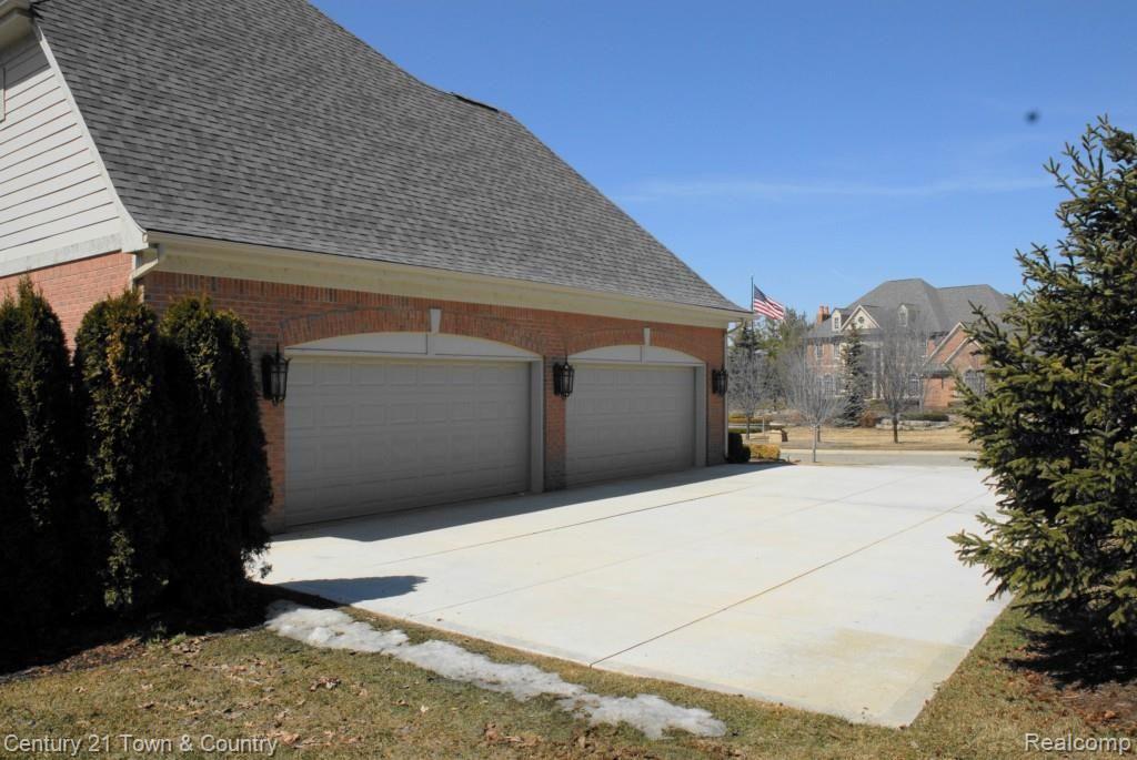 2947 South Addison Circle Rochester, MI 48306 - Photo 52 of 54 4 Car Garage