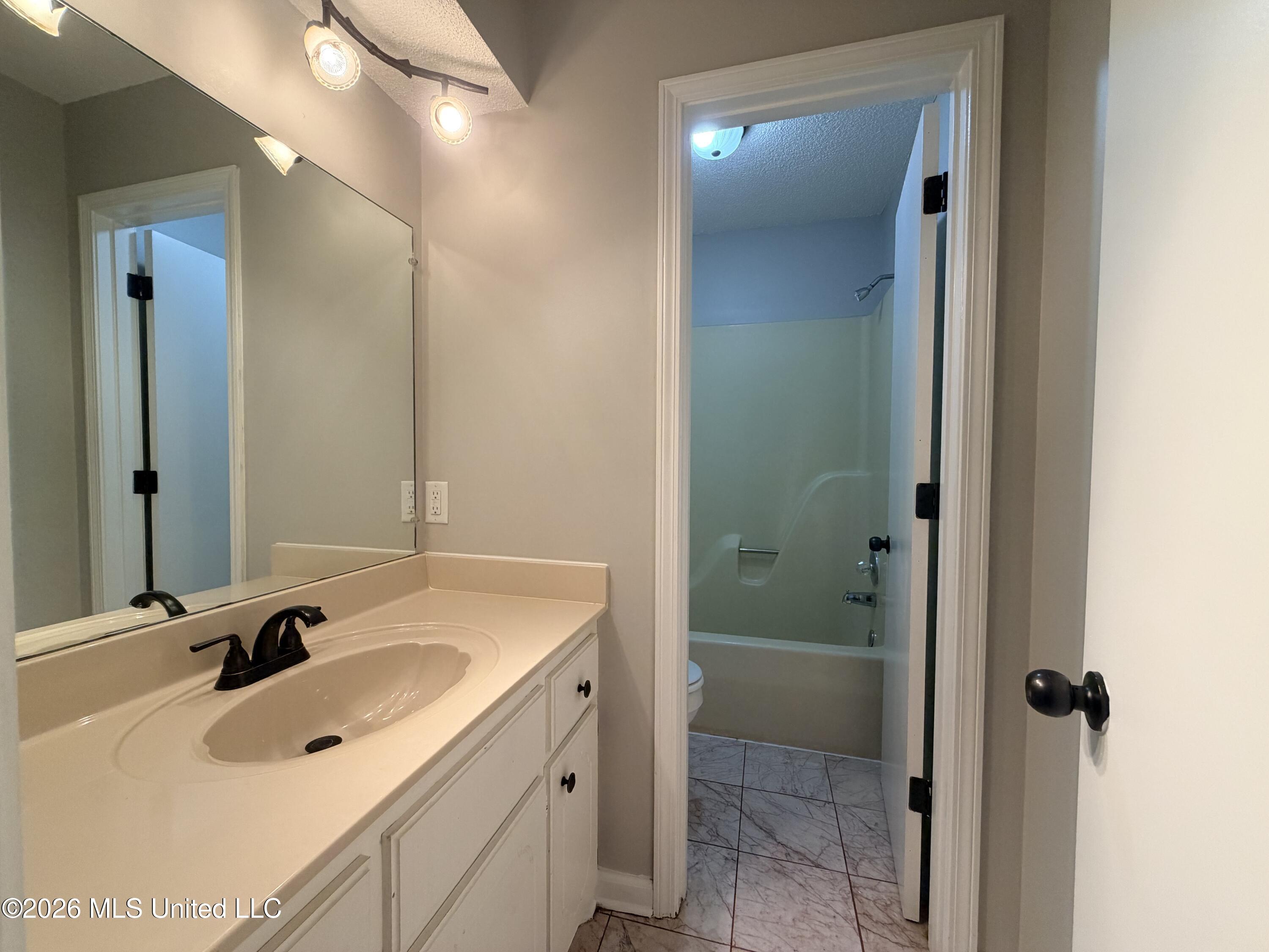 7211 Grove Park Road Olive Branch, MS 38654 - Photo 11 of 25 IMG_8161