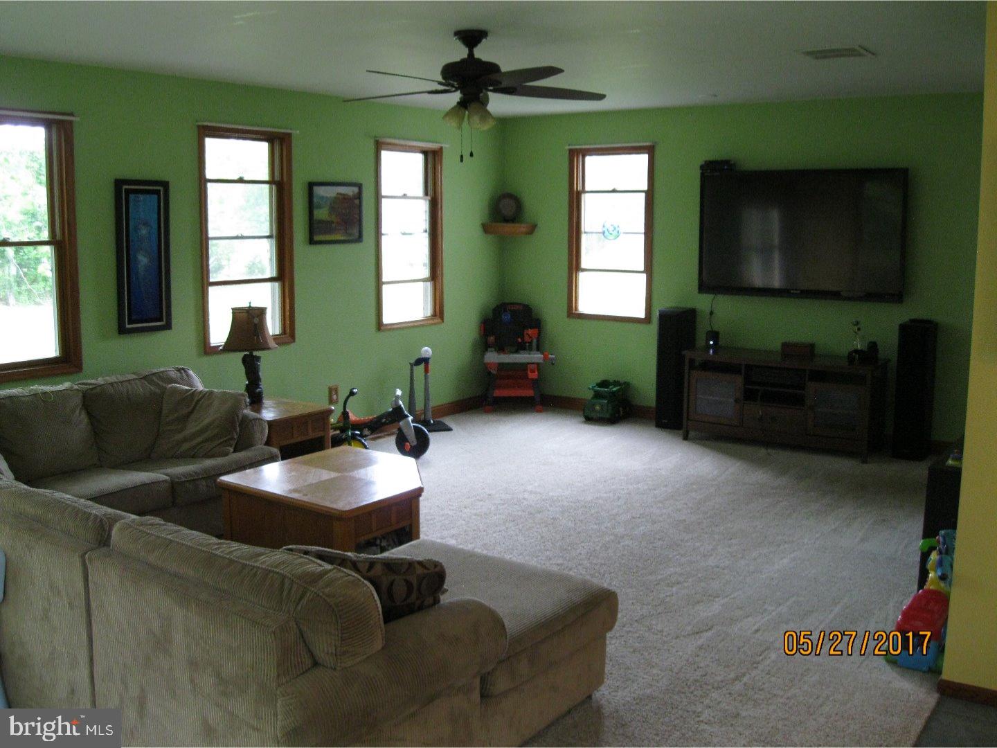 1122 Whitehall Road Newfield, NJ 08344 - Photo 10 of 24 Great Room
