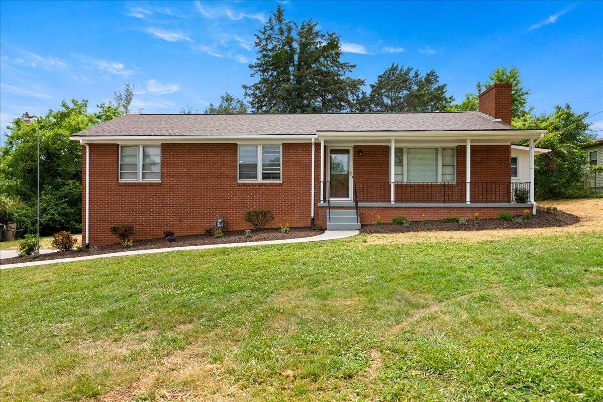 213 Carta Road Knoxville, TN 37914 - Photo 1 of 20 01-213-Carta-Rd-Knoxville-TN-1