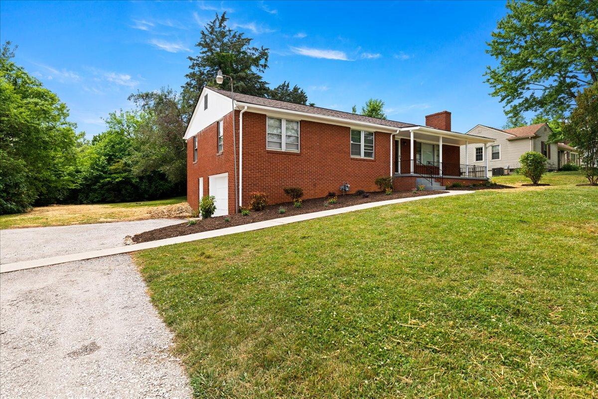 213 Carta Road Knoxville, TN 37914 - Photo 2 of 20 02-213-Carta-Rd-Knoxville-TN-2