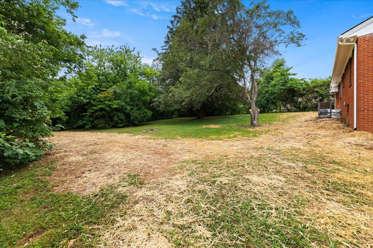 213 Carta Road Knoxville, TN 37914 - Photo 19 of 20 19-213-Carta-Rd-Knoxville-TN-19