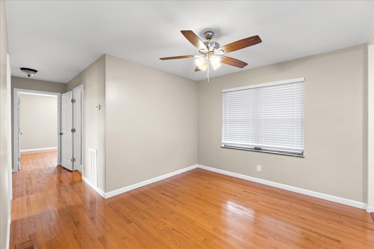 213 Carta Road Knoxville, TN 37914 - Photo 7 of 20 07-213-Carta-Rd-Knoxville-TN-7
