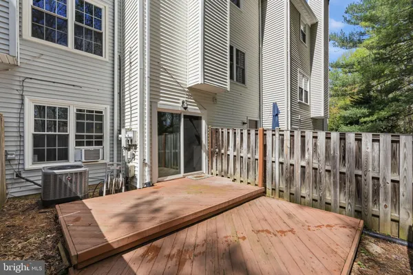 $2,500 | 6032 Old Landing Way, Unit 27, Burke, VA 22015