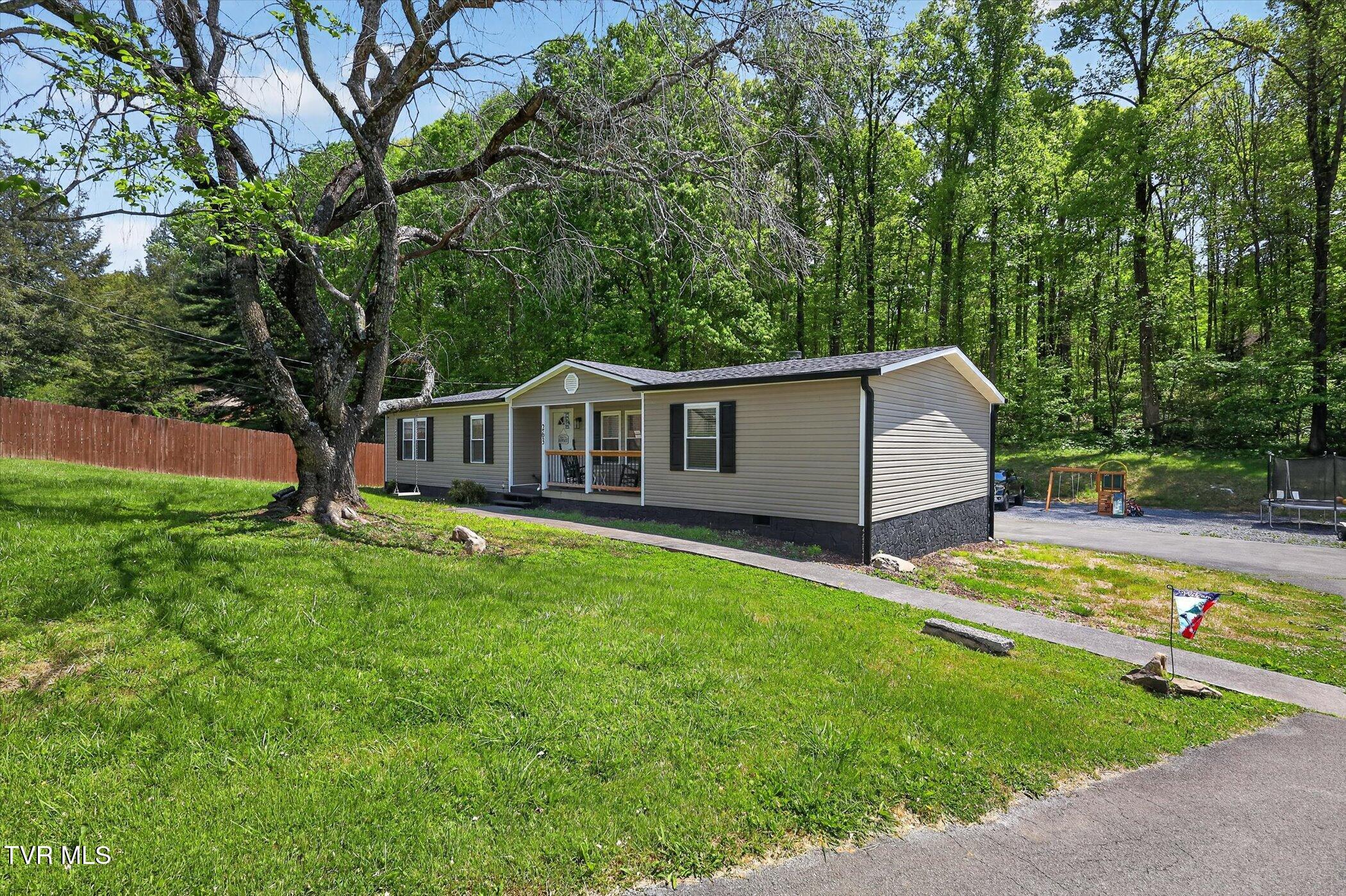 263 Big Springs Road Elizabethton, TN 37643 - Photo 4 of 38 04-263-Big-Springs-Rd-WindowStill-Photog