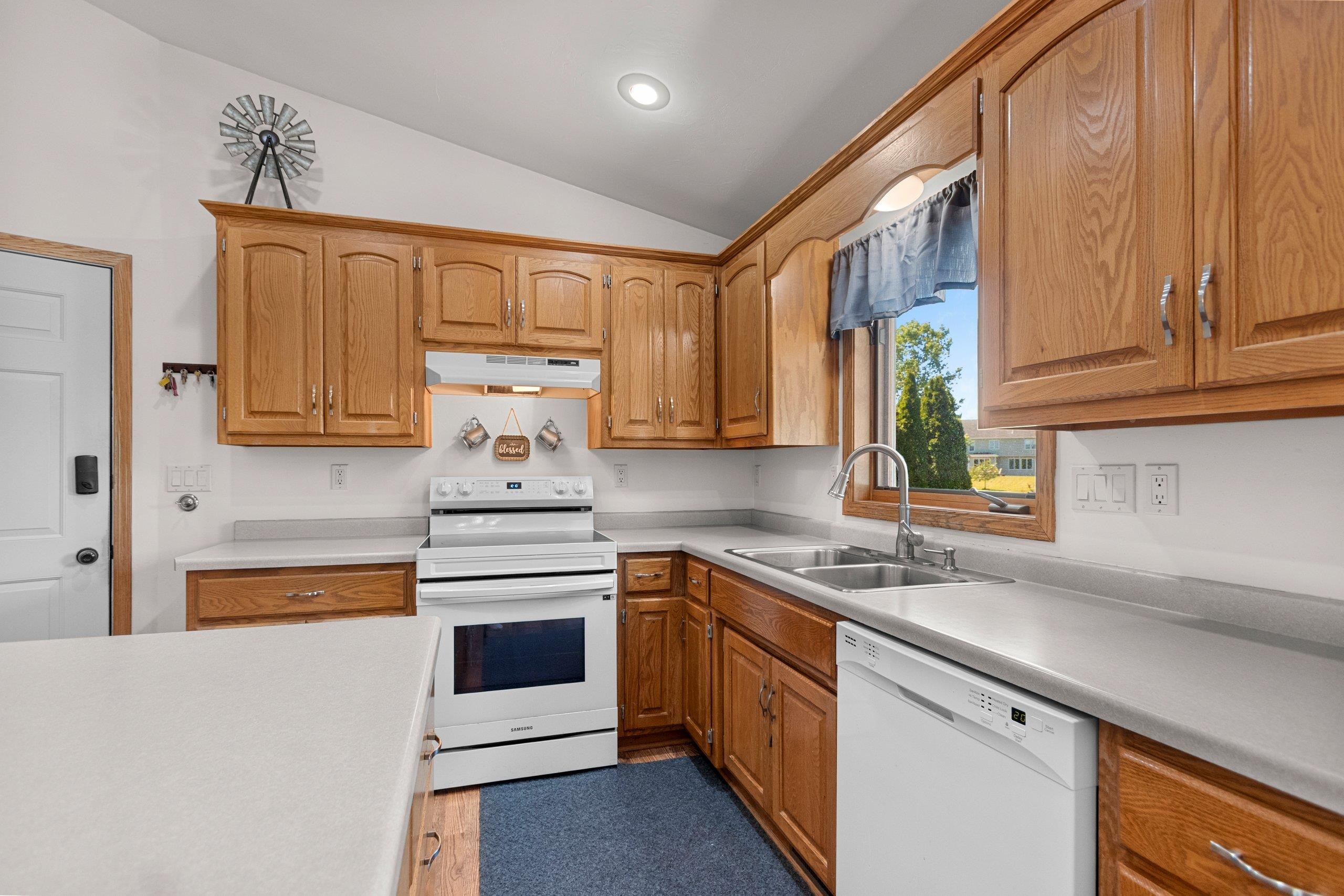 N9443 Handel Drive Appleton, WI 54915 - Photo 17 of 71