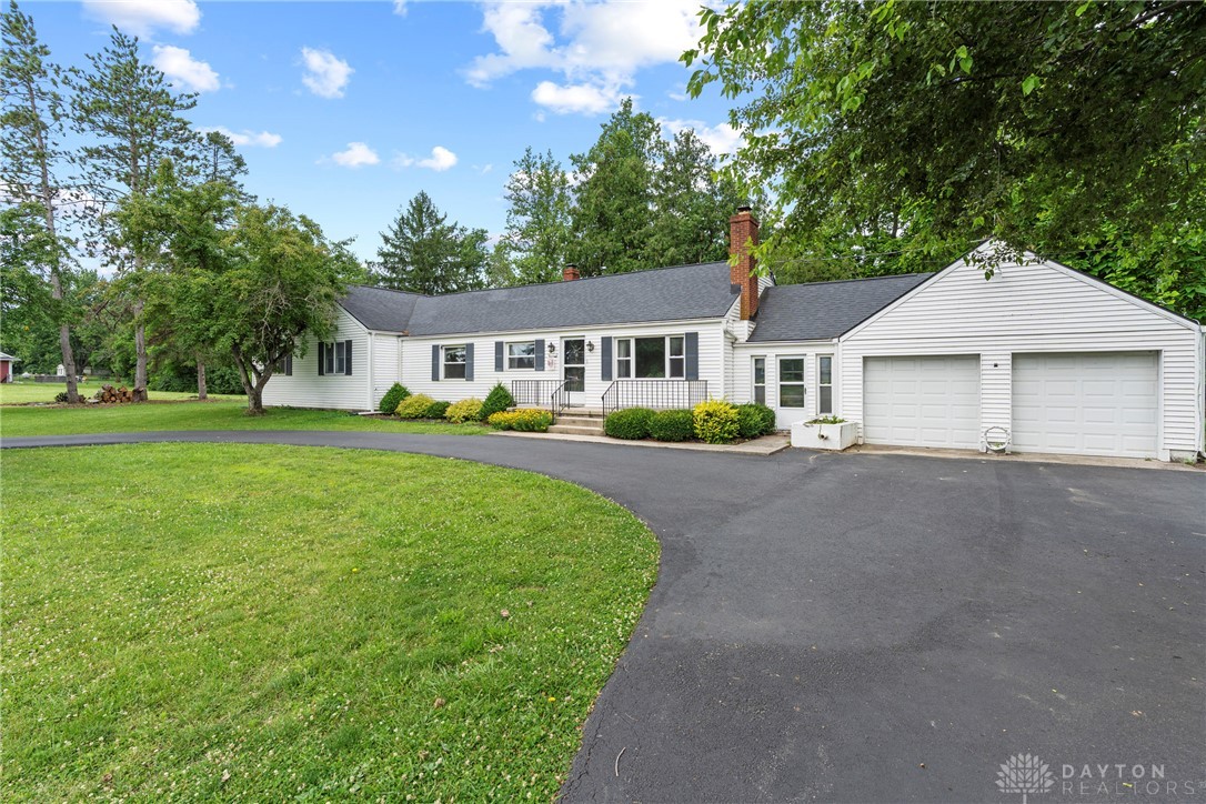 7543 Wellbaum Road Brookville, OH 45309 - Photo 2 of 56