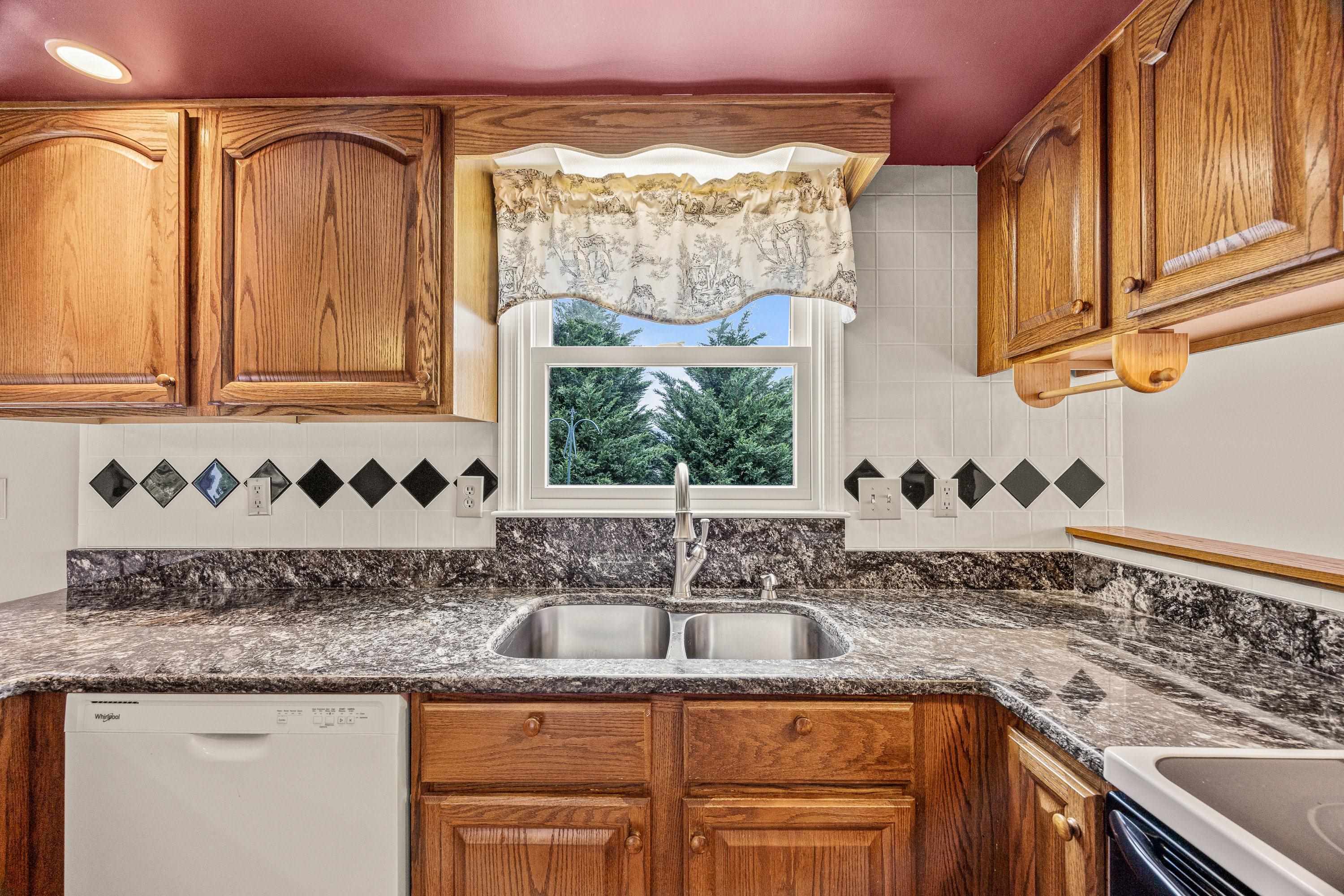 648 Boyers Road Harrisonburg, VA 22801 - Photo 21 of 75 Kitchen