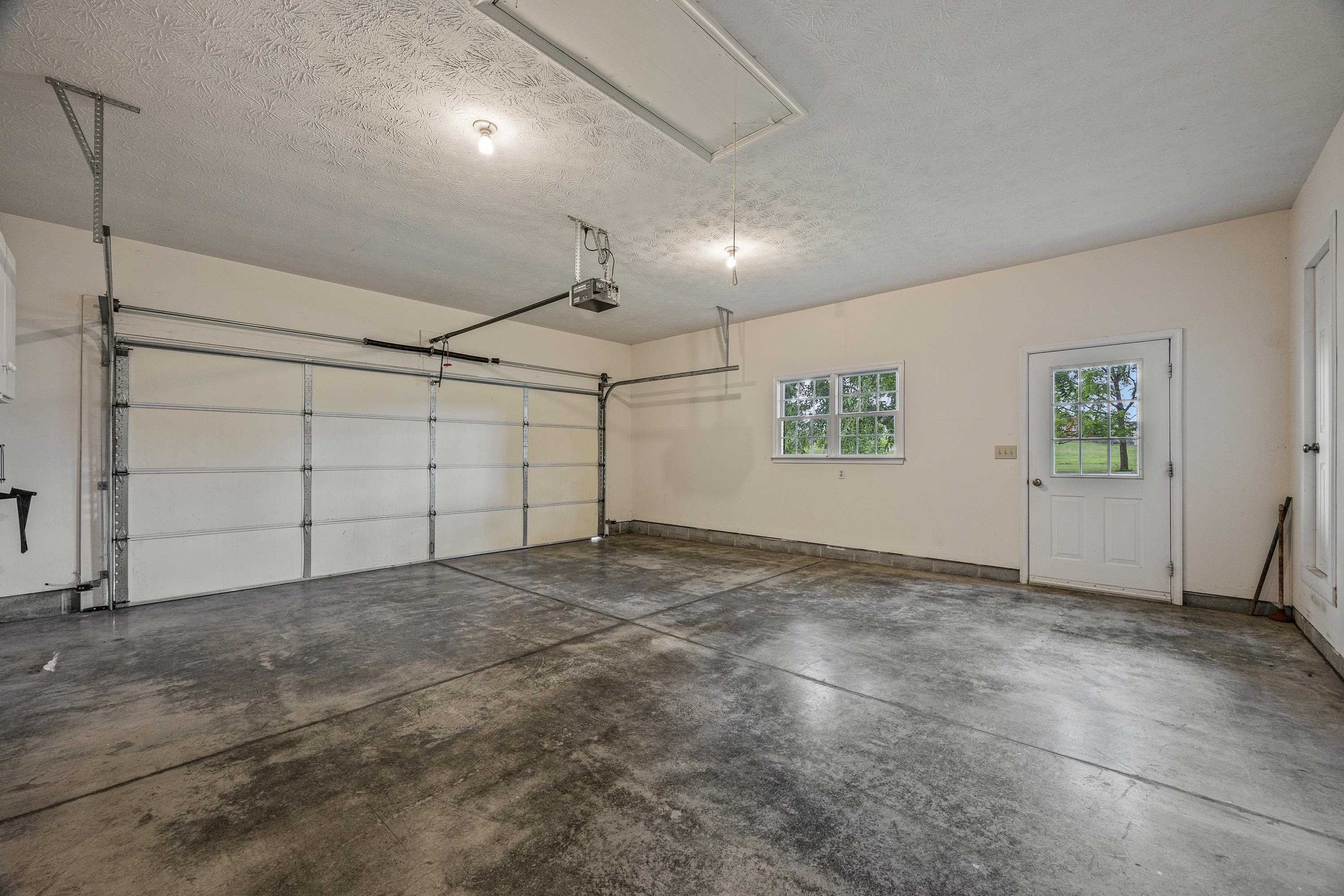 648 Boyers Road Harrisonburg, VA 22801 - Photo 38 of 75 Garage