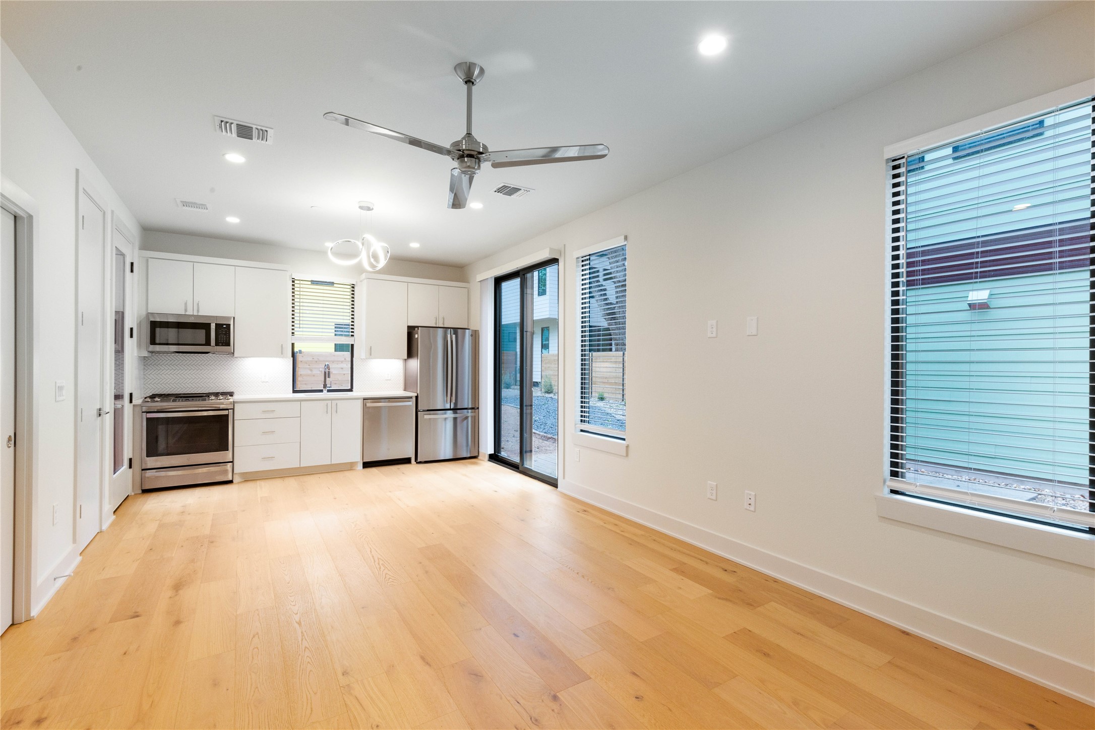 1118 Walton Lane, Unit 3 Austin, TX 78721 - Photo 3 of 18