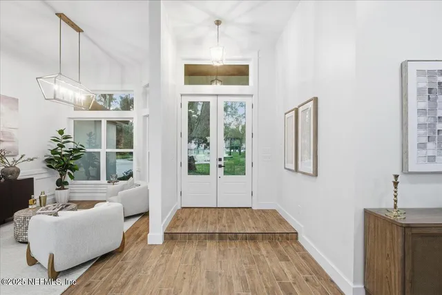 a very nice looking room with white walls