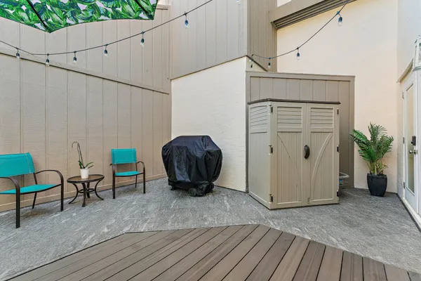 a view of a entryway of house