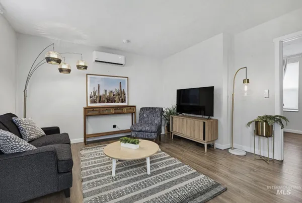 $1,200,000 | 2104 North 18th Street, Boise, ID 83702