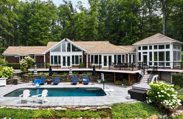 $2,995,000 | 409 Northrup Street, Bridgewater, CT 06752