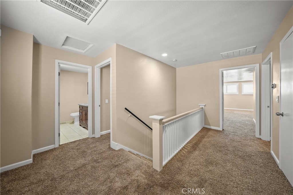 895 North Los Robles Avenue Pasadena, CA 91104 - Photo 18 of 58 a view of an empty room