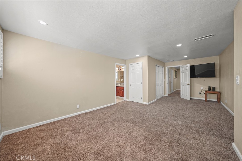 895 North Los Robles Avenue Pasadena, CA 91104 - Photo 20 of 58 a view of an empty room with a window