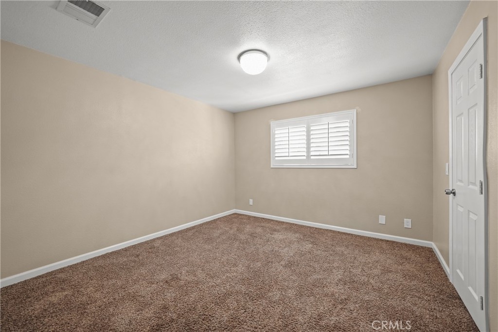 895 North Los Robles Avenue Pasadena, CA 91104 - Photo 30 of 58 an empty room with windows