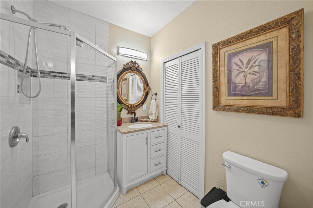 895 North Los Robles Avenue Pasadena, CA 91104 - Photo 39 of 58 bathroom/powder-downstairs