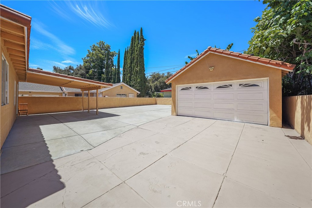 895 North Los Robles Avenue Pasadena, CA 91104 - Photo 54 of 58 a view of a outdoor space in front of a house